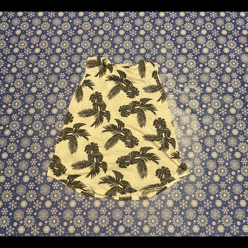 Summer shirt with leaves